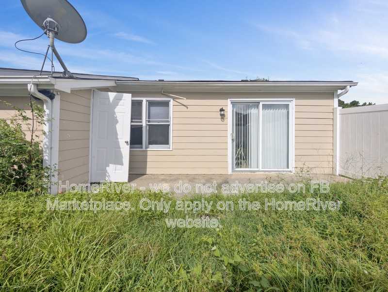 639 Mystic Dr - Photo 3 of 21