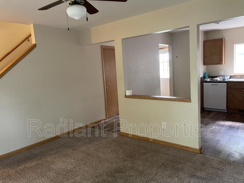 1530 E 16th St - Photo 6 of 23