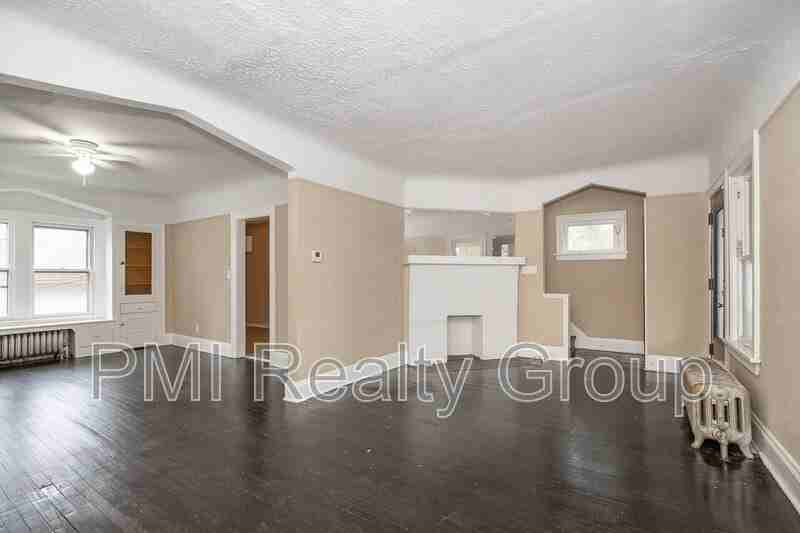 888 Evangeline Rd - Photo 7 of 30