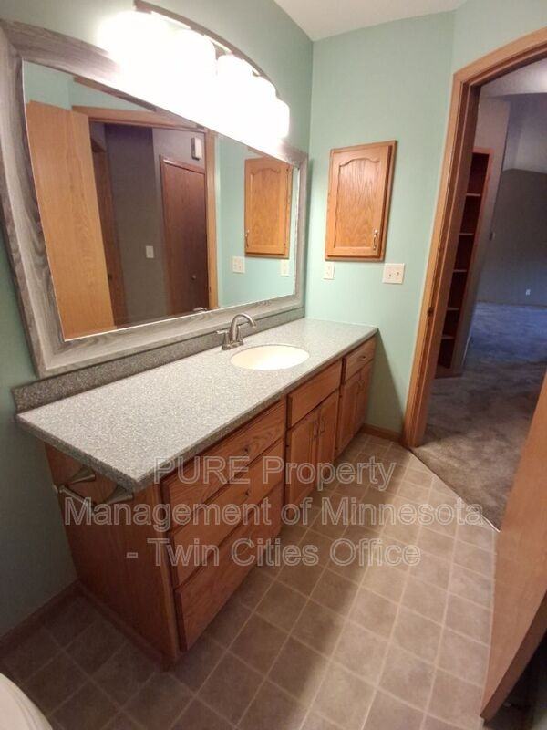 141 Linden Rd - Photo 5 of 16