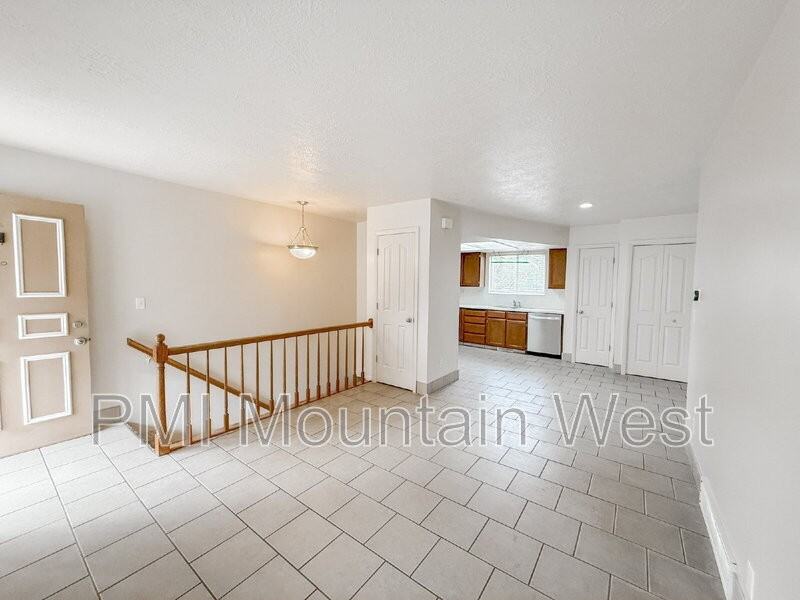 142 Nw #142 - Photo 2 of 37