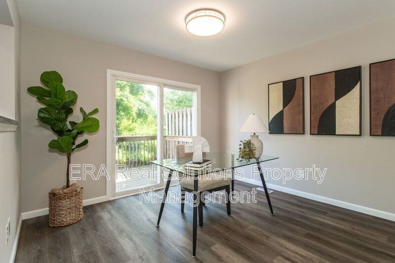 818 William Howard Taft Rd - Photo 3 of 15