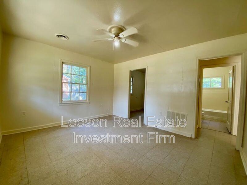 3020 Conmar St - Photo 4 of 12