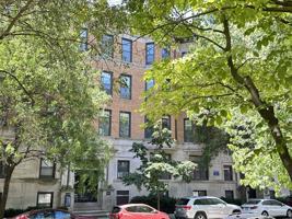 featured image of 627 W Oakdale Ave #4