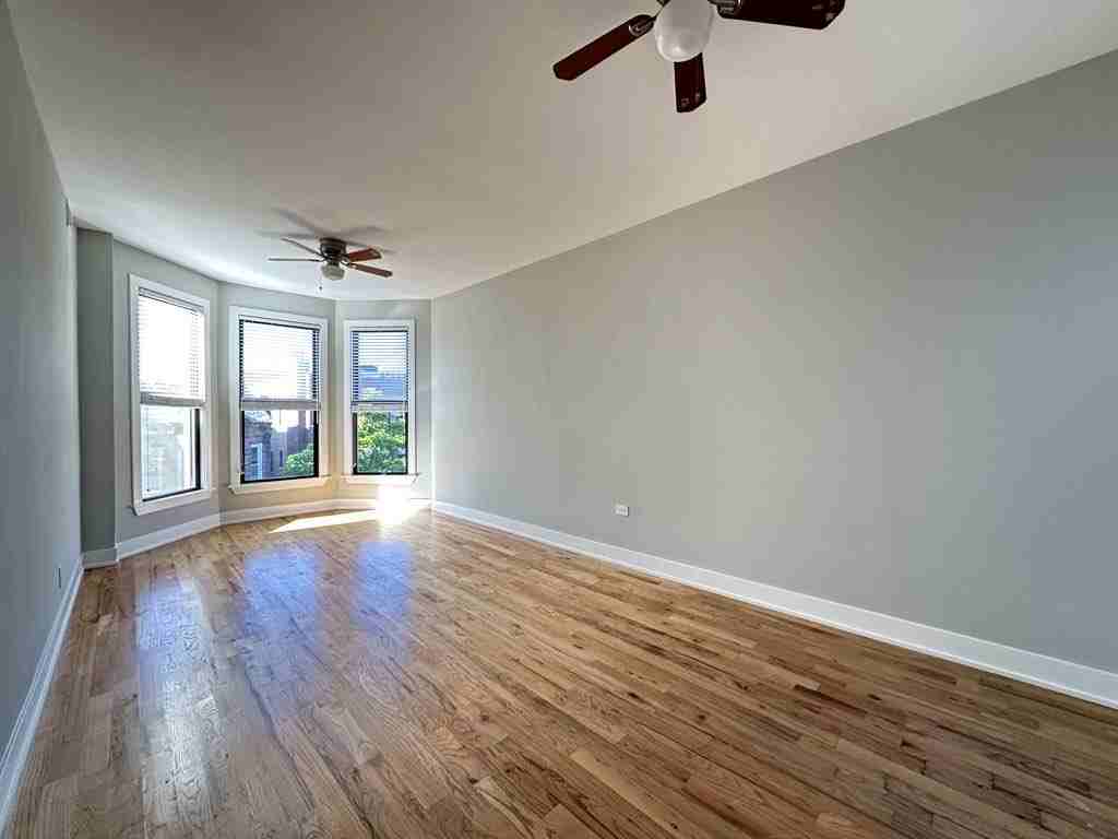 627 W Oakdale Ave #4 - Photo 7 of 21