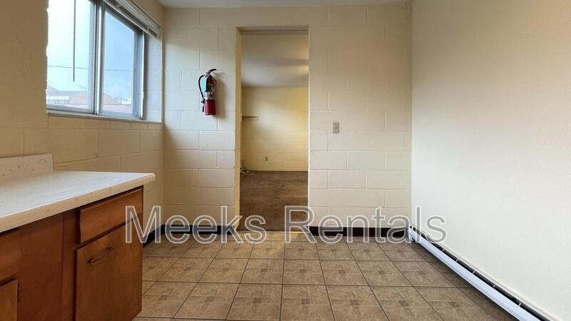 1539 4th Ave #8 - Photo 4 of 9