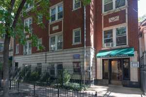 featured image of 2827 N Burling St #02