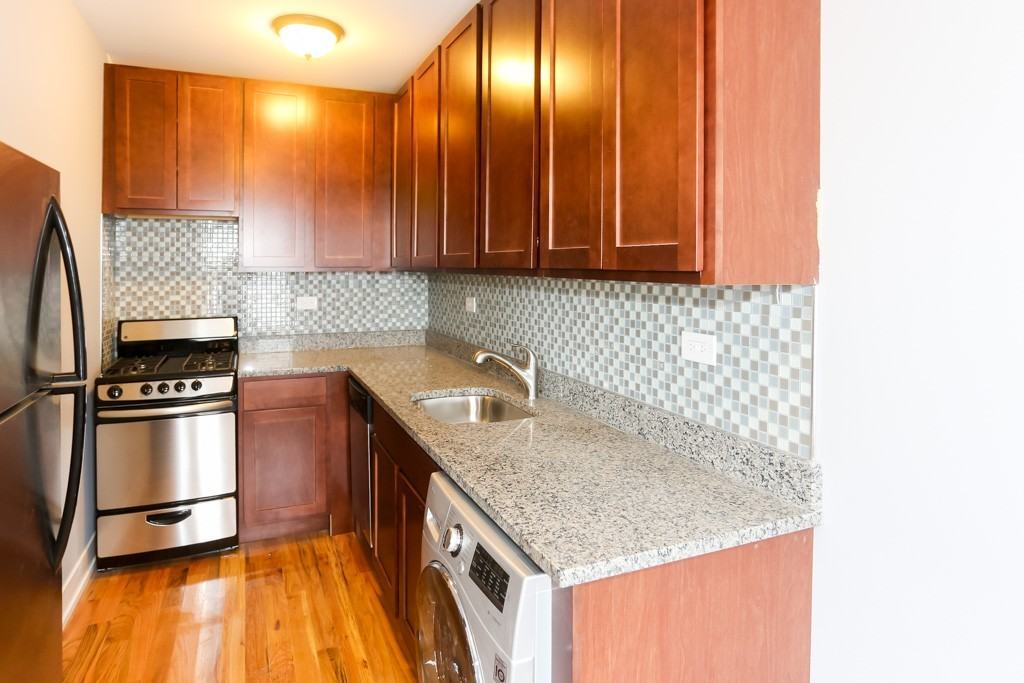 550 W Arlington Pl #708 - Photo 3 of 14
