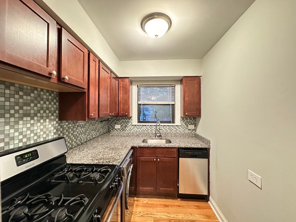 696 Elm Pl #210 - Photo 3 of 21