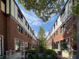 894 N Green St #B05 - Photo 1 of 1