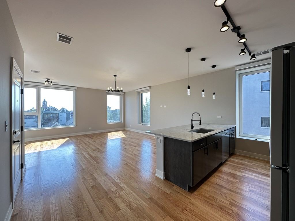 2100 West 18th Place #402 - Photo 7 of 21