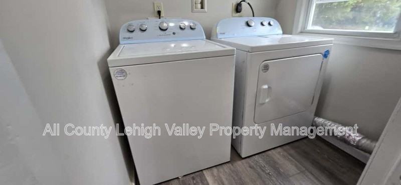 733 Clay St - Photo 7 of 13