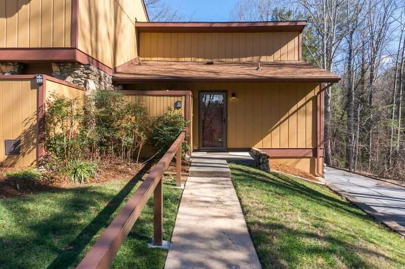 137 Colony Dr - Photo 2 of 17