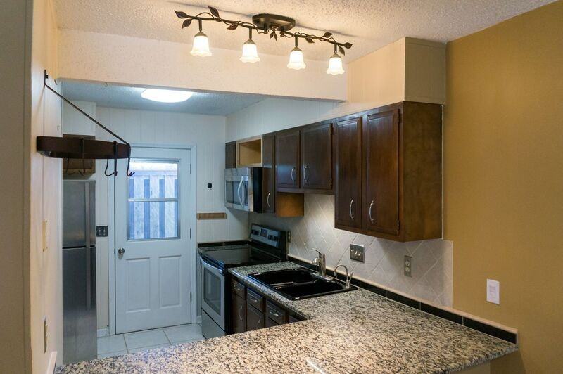 137 Colony Dr - Photo 5 of 17