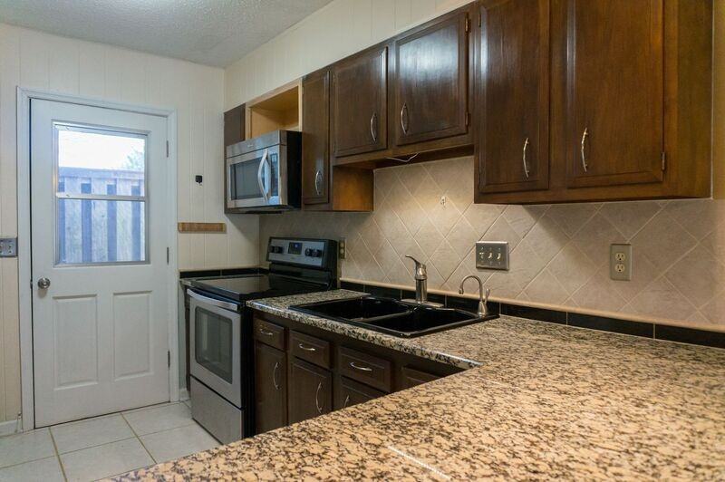 137 Colony Dr - Photo 6 of 17