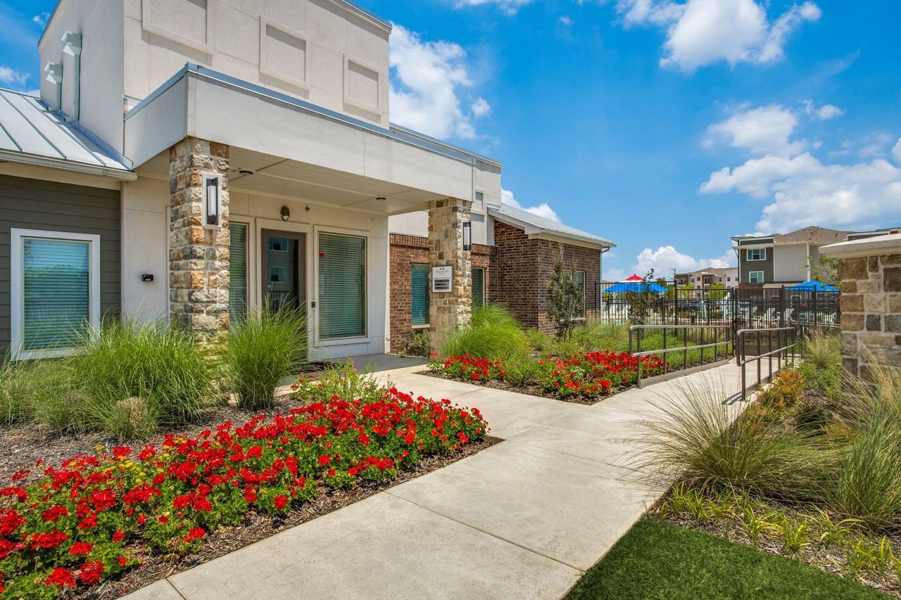 Palladium Denton - Photo 2 of 41