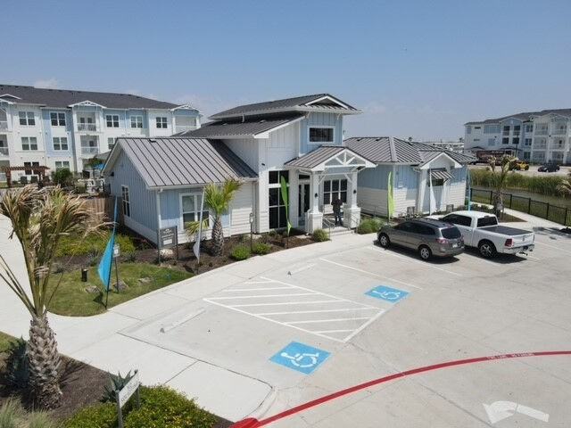 Palladium East Berry Street - Photo 5 of 48