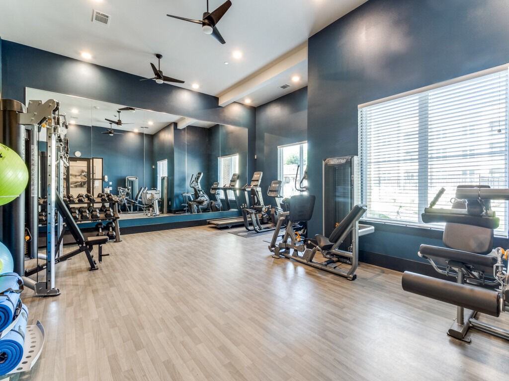 Palladium Crestway - Photo 7 of 24