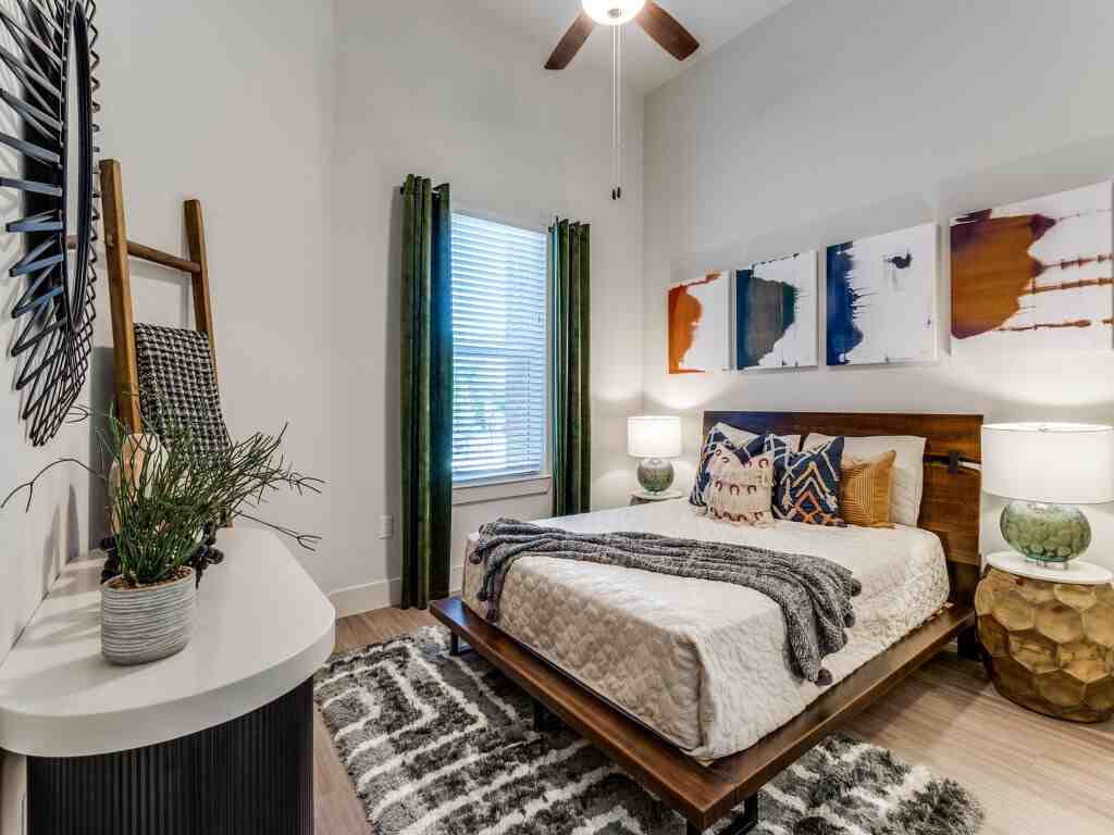 Palladium Crestway - Photo 7 of 24