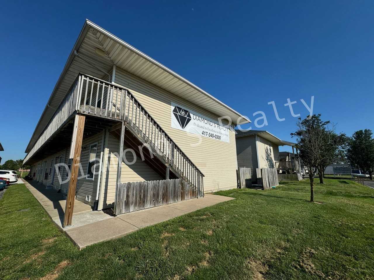 420 Britt Lane - Photo 4 of 23