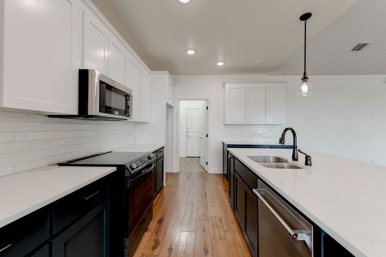 5407 Hollow Ranch Ct - Photo 4 of 23