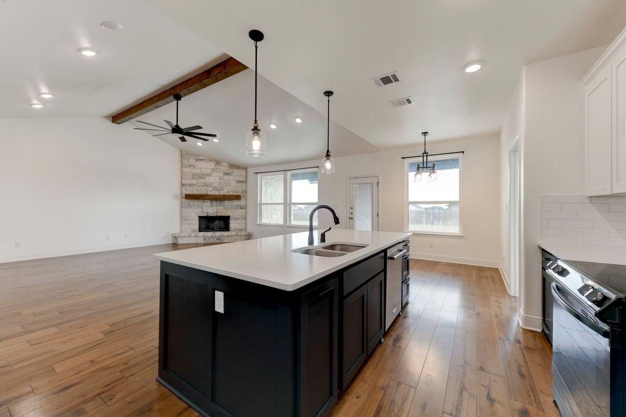 5407 Hollow Ranch Ct - Photo 5 of 23