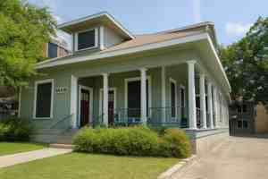featured image of 110 E 30th St