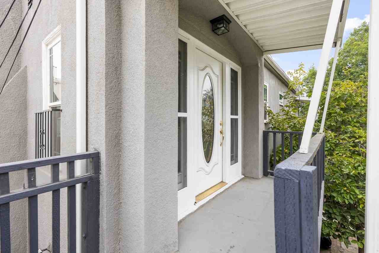 743 N Occidental Boulevard - Photo 2 of 18