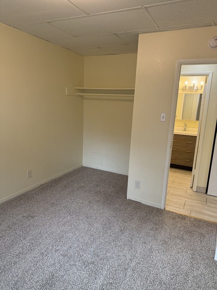 962 Gilmore Street - Photo 3 of 6