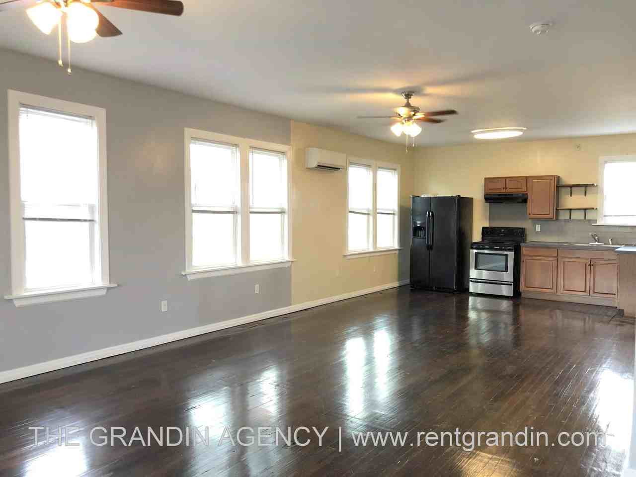 312 13th Street Southwest - Photo 4 of 47