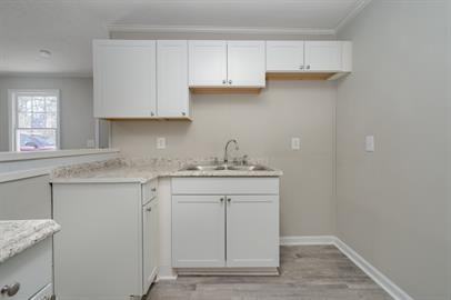 916 East Raleigh Boulevard - Photo 2 of 10