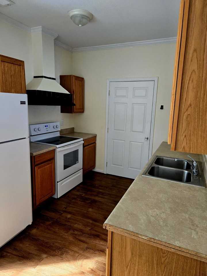 914 Holliston Mills Road - Photo 3 of 11