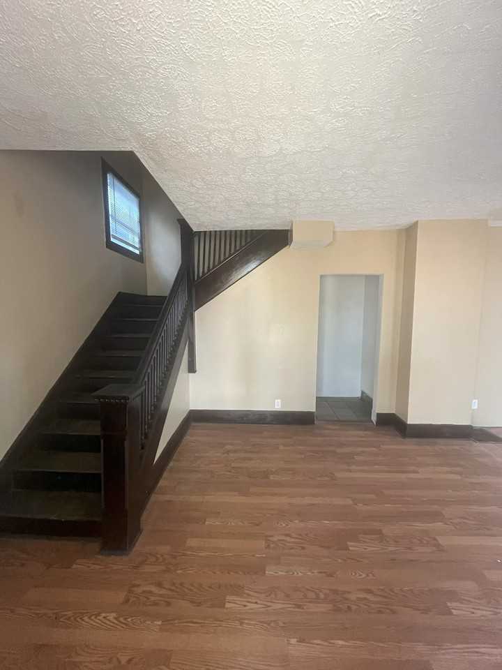 1065 W 33rd St - Photo 6 of 48