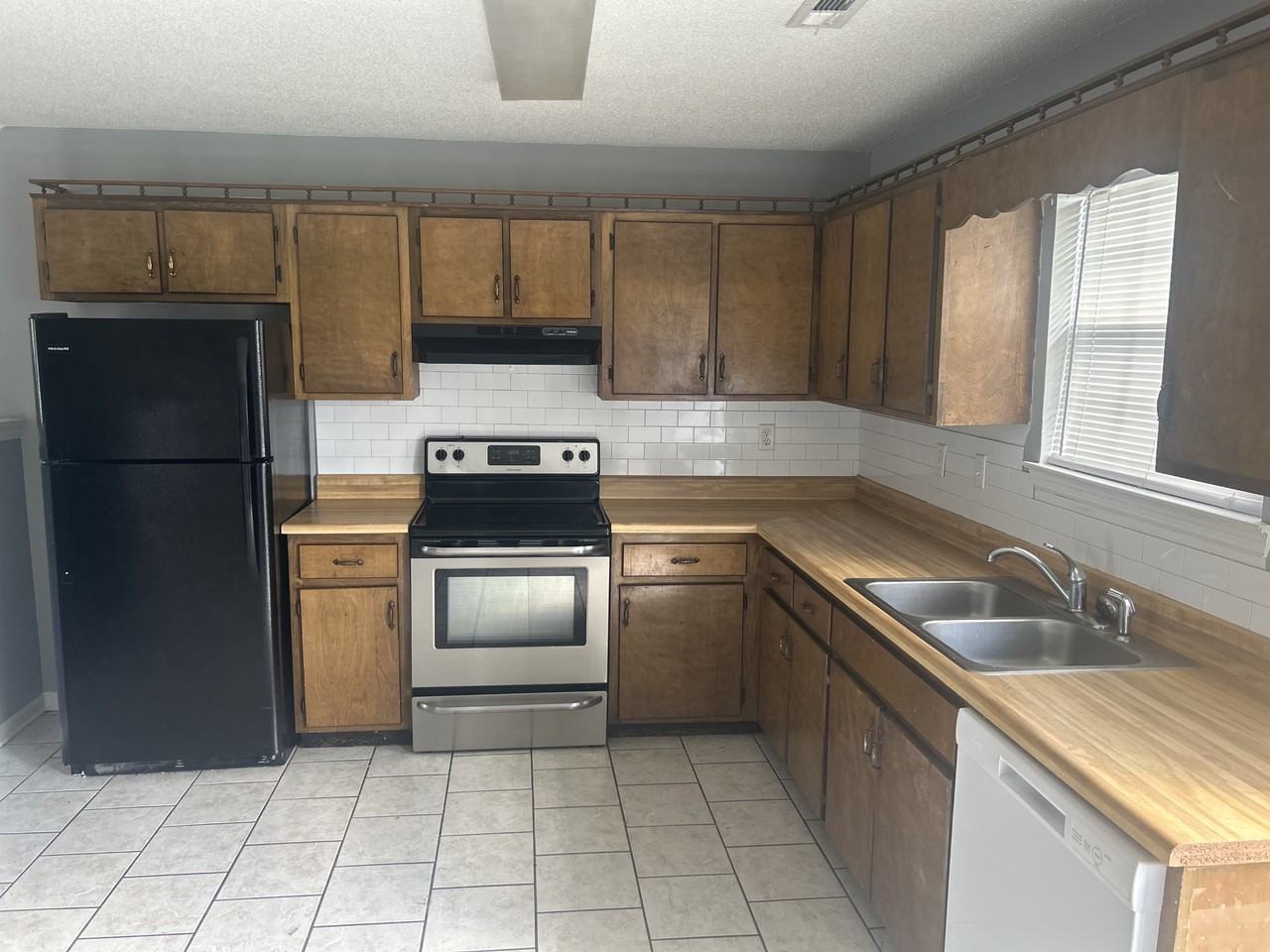 Rossville duplex - Photo 2 of 10