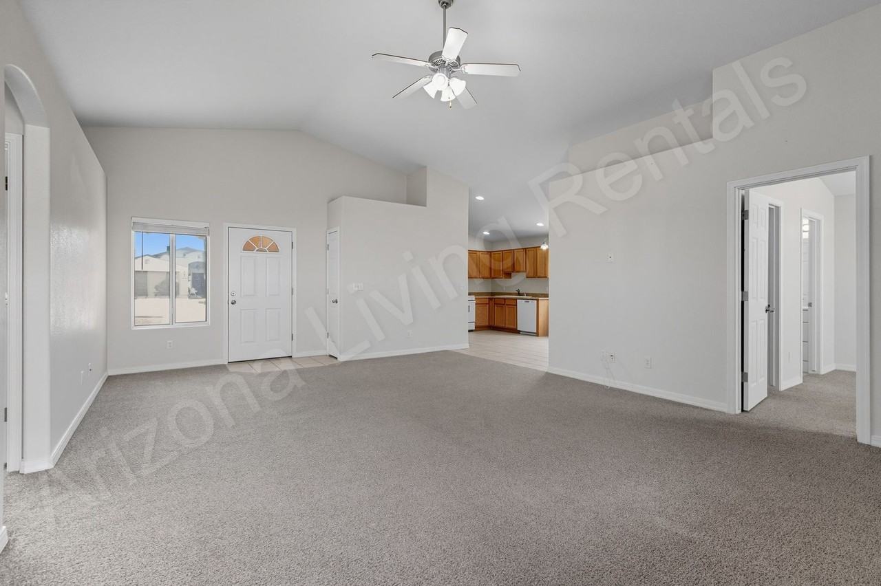 2811 Harrod Ave - Photo 3 of 18