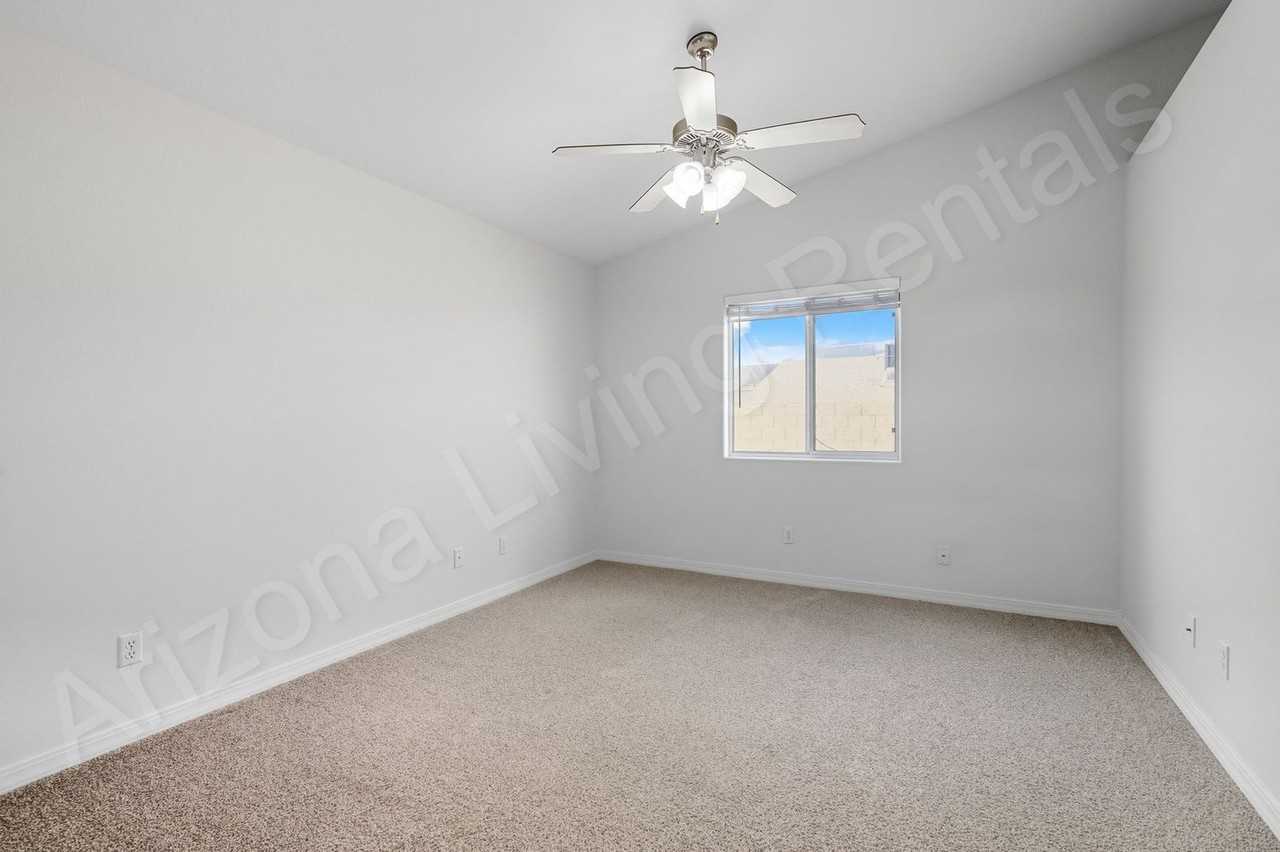 2811 Harrod Ave - Photo 7 of 18
