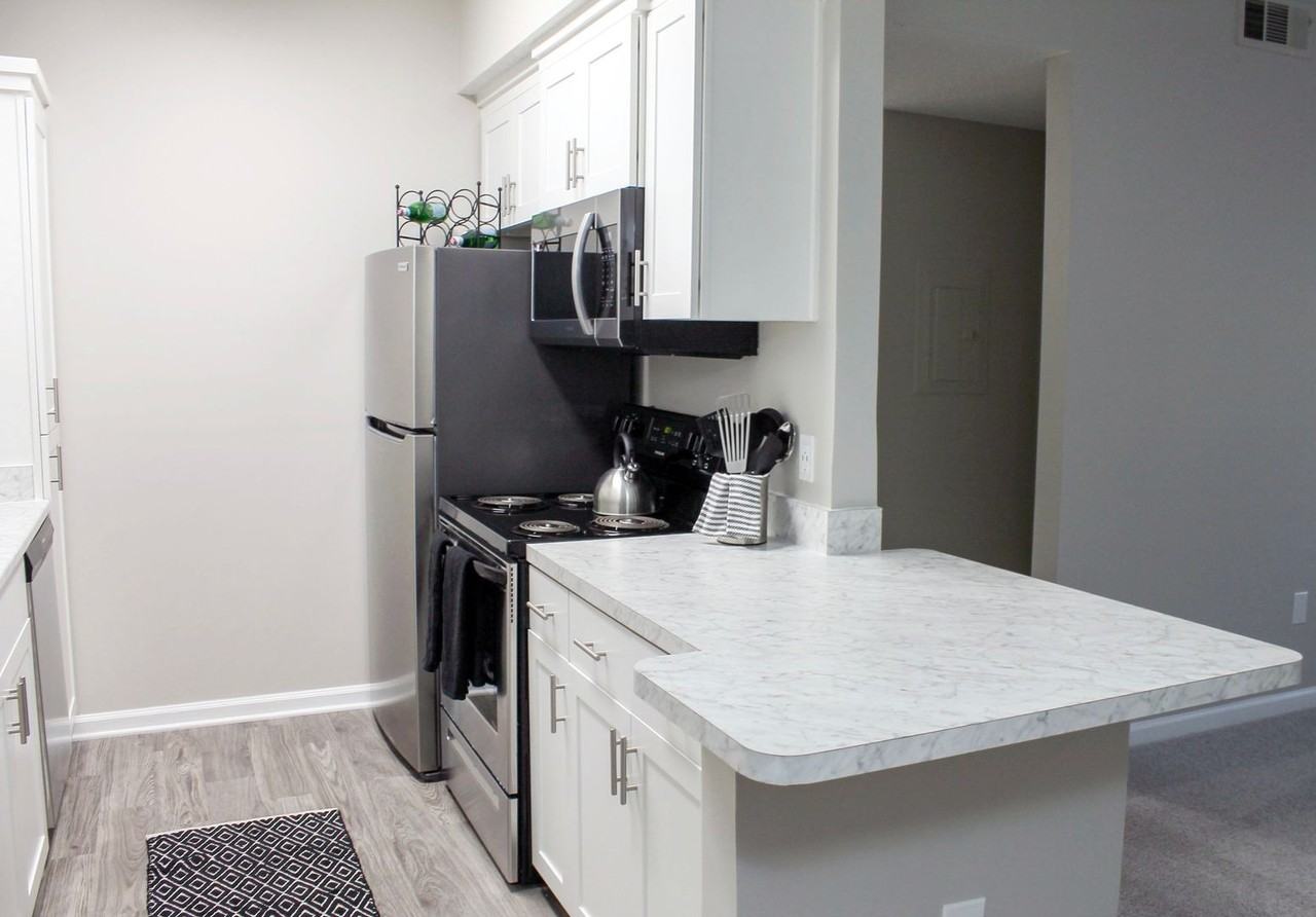 12th & James Luxury Apartments - Photo 5 of 17