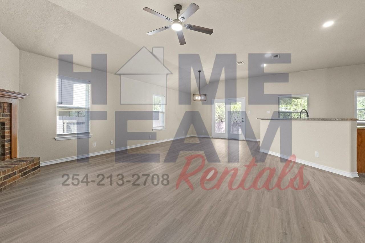 2707 Montague County Drive - Photo 2 of 16