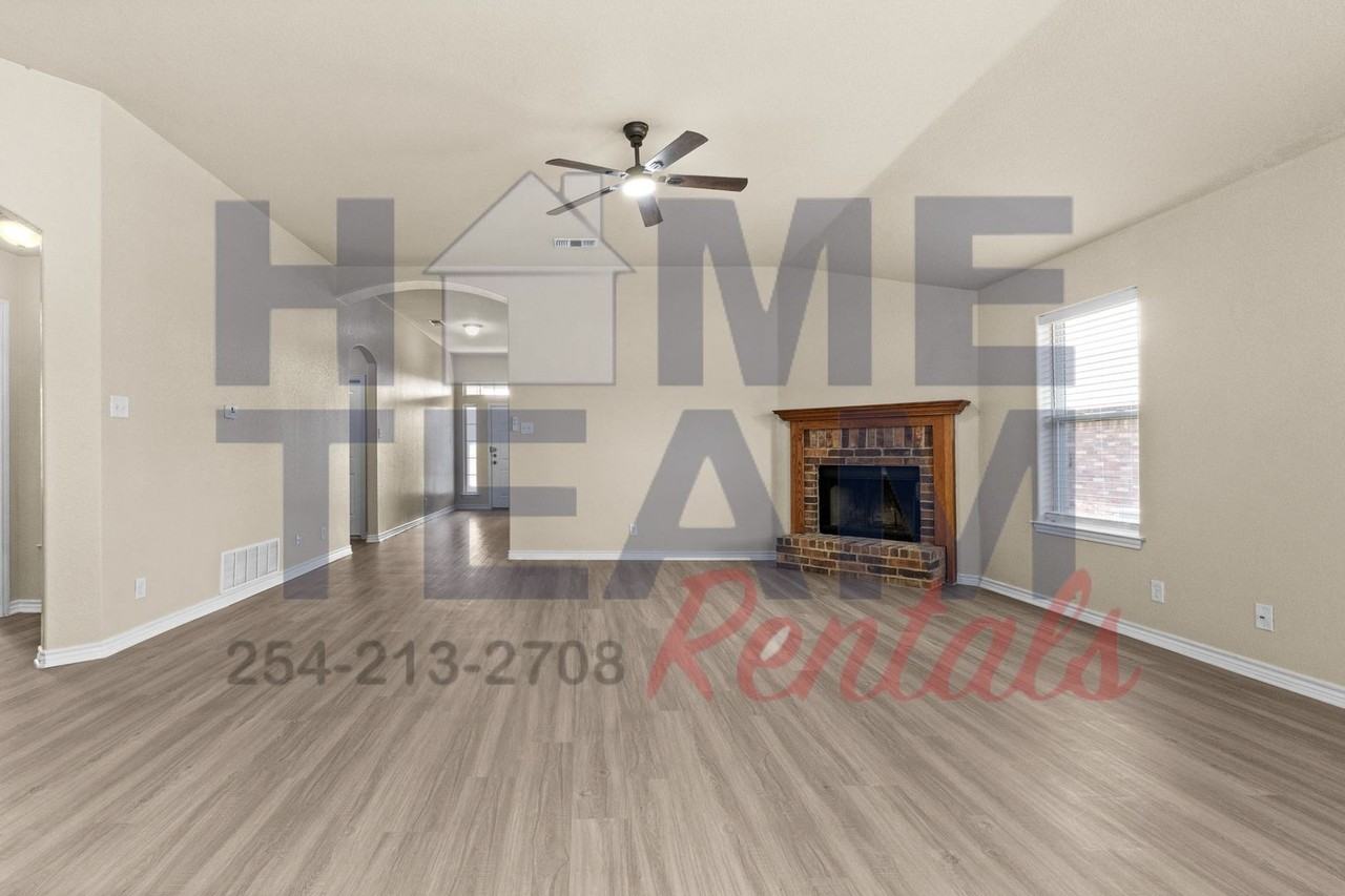 2707 Montague County Drive - Photo 3 of 16