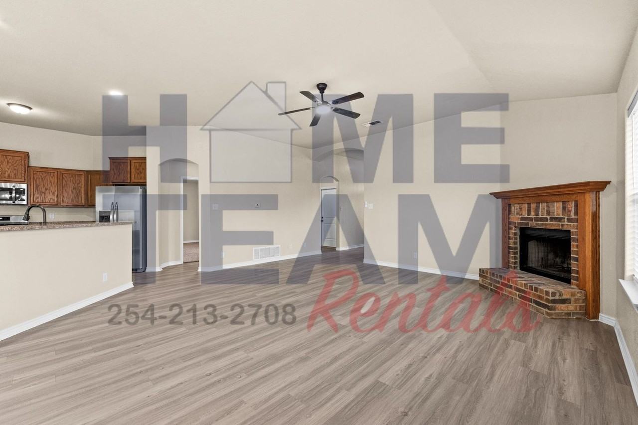 2707 Montague County Drive - Photo 4 of 16