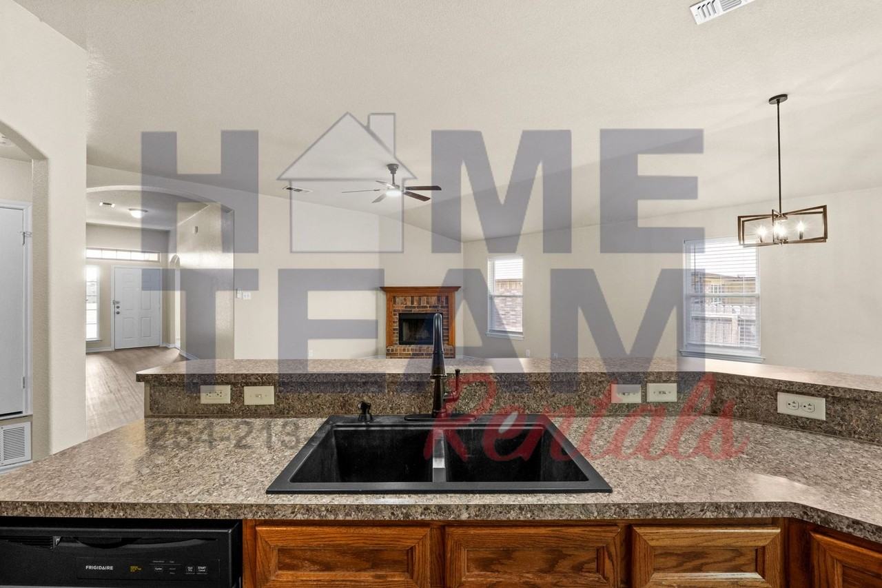 2707 Montague County Drive - Photo 6 of 16