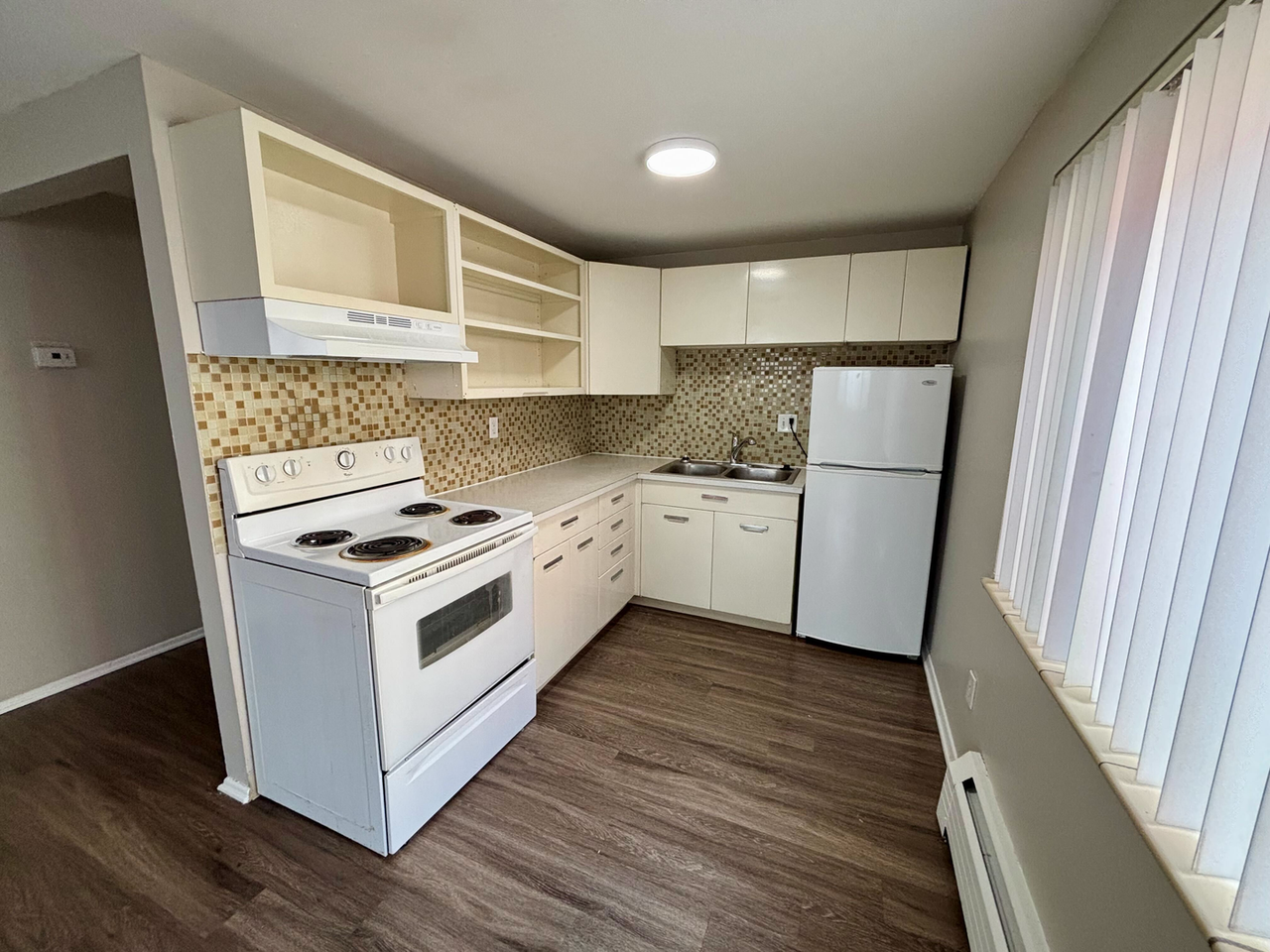 Jefferson Park Apartments – Studio, 1 & 2 Bedroom Homes in Denver’s Jefferson Park Neighborhood & Designated Parking!! - Photo 2 of 13