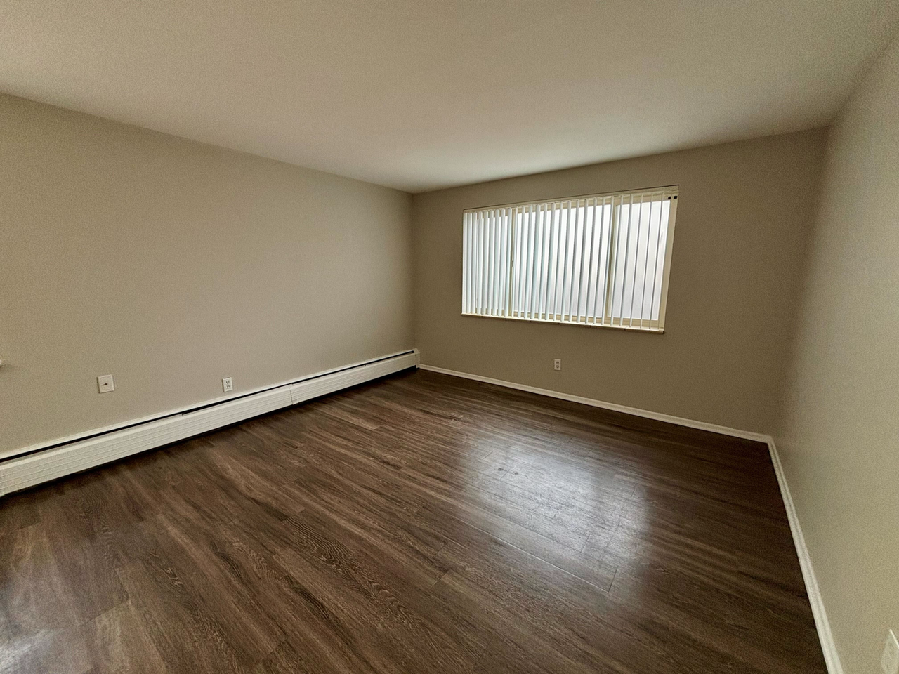 Jefferson Park Apartments – Studio, 1 & 2 Bedroom Homes in Denver’s Jefferson Park Neighborhood & Designated Parking!! - Photo 4 of 13