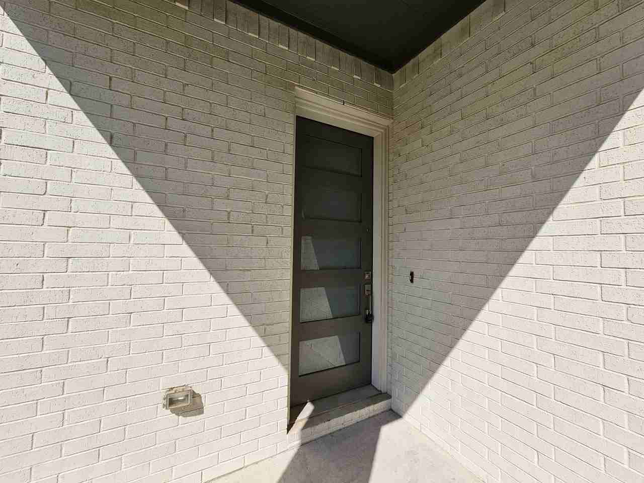 6312 Oakbend Cir - Photo 3 of 35