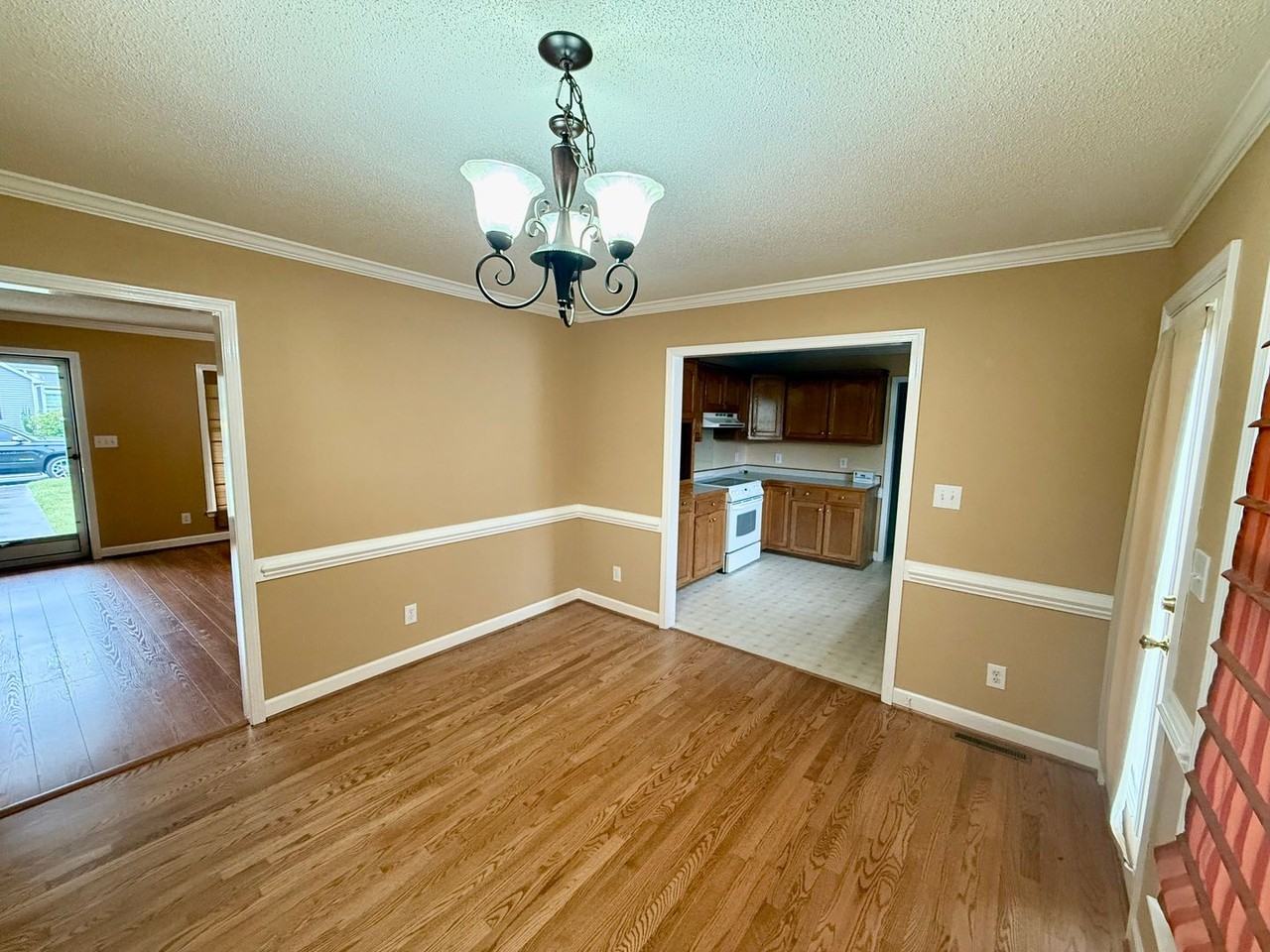 201 Sullivan Court - Photo 3 of 25