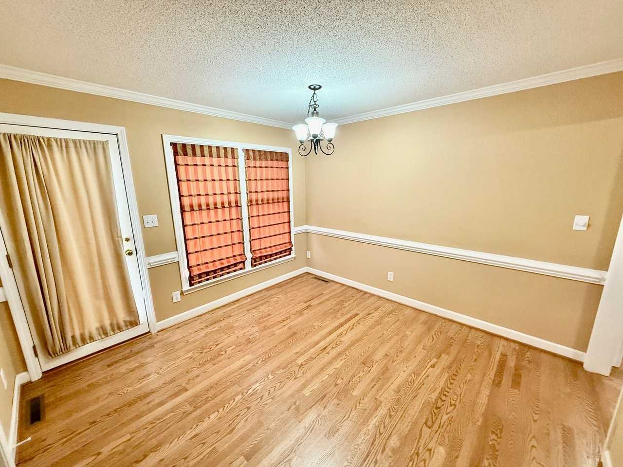 201 Sullivan Court - Photo 4 of 25