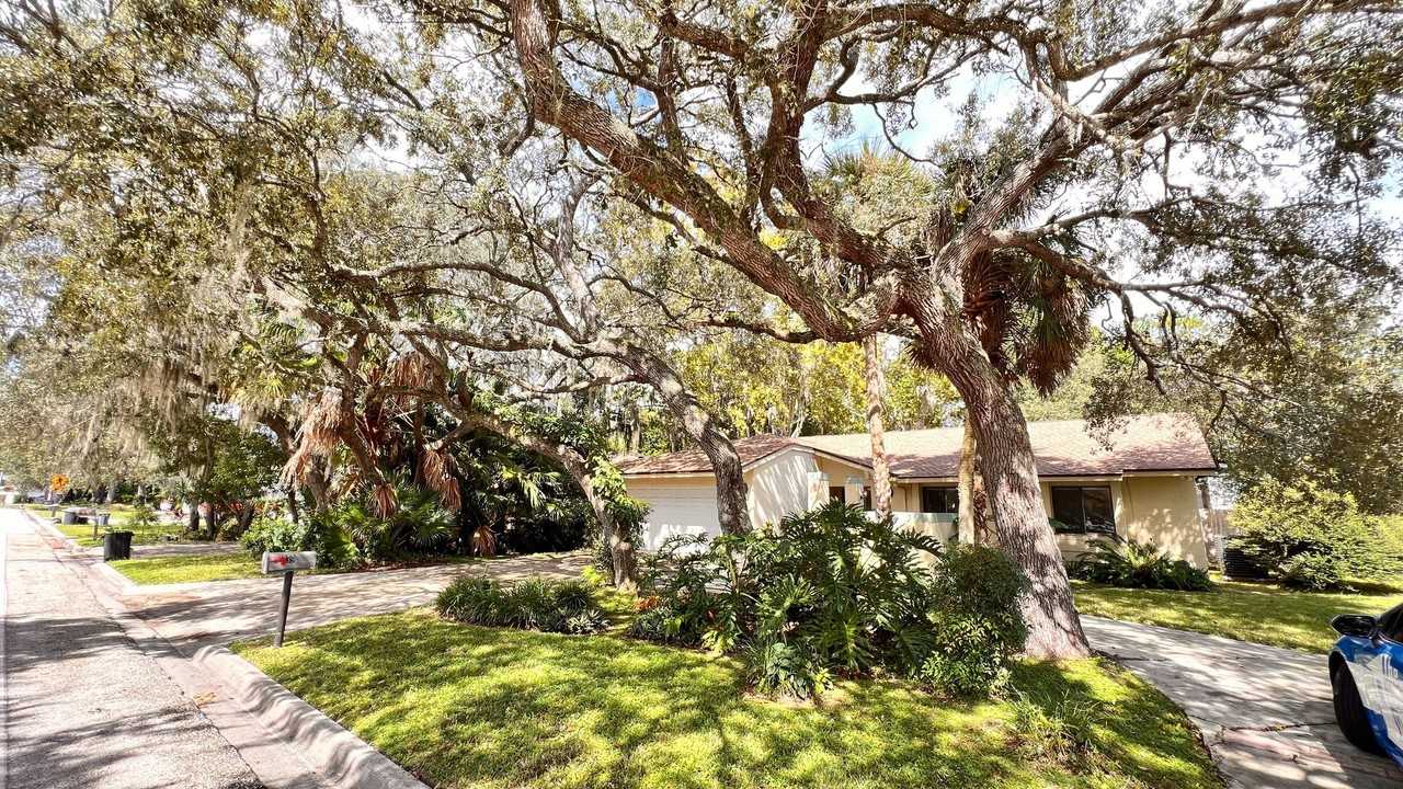 239 Canterclub Trl - Photo 2 of 50