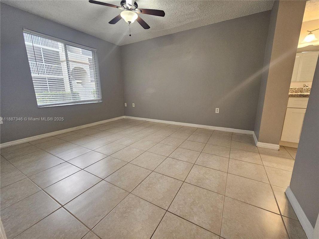 2101 Glenmoor Dr - Photo 5 of 8