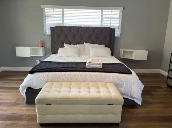 2215 Angelcrest Dr - Photo 2 of 11