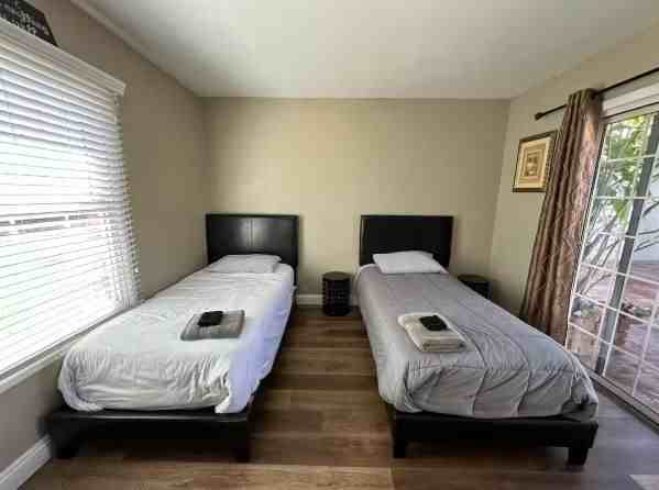 2215 Angelcrest Dr - Photo 6 of 11